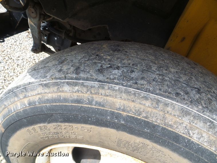 image for item DC2760 2008 International 4300  flatbed truck