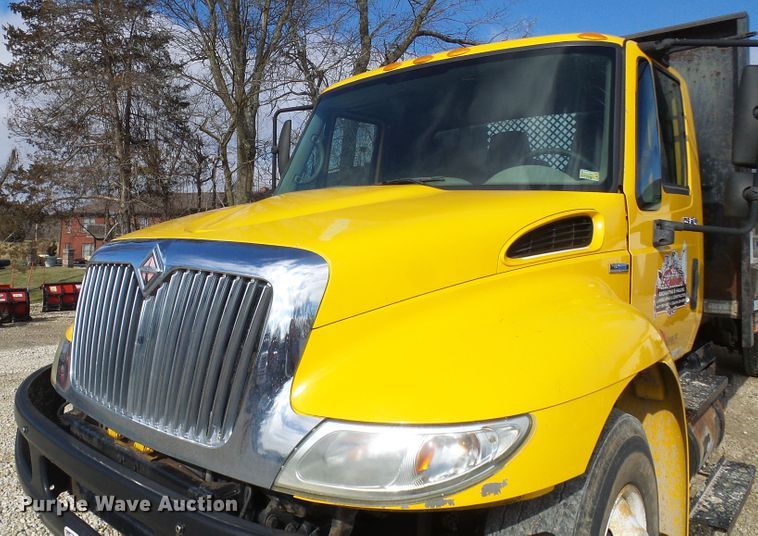 image for item DC2760 2008 International 4300  flatbed truck