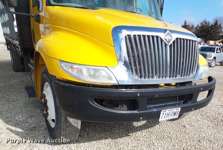 image for item DC2760 2008 International 4300  flatbed truck