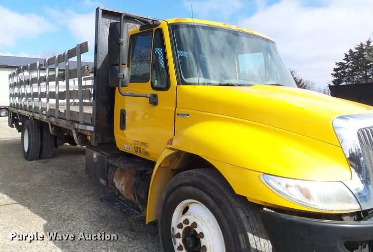 image for item DC2760 2008 International 4300  flatbed truck