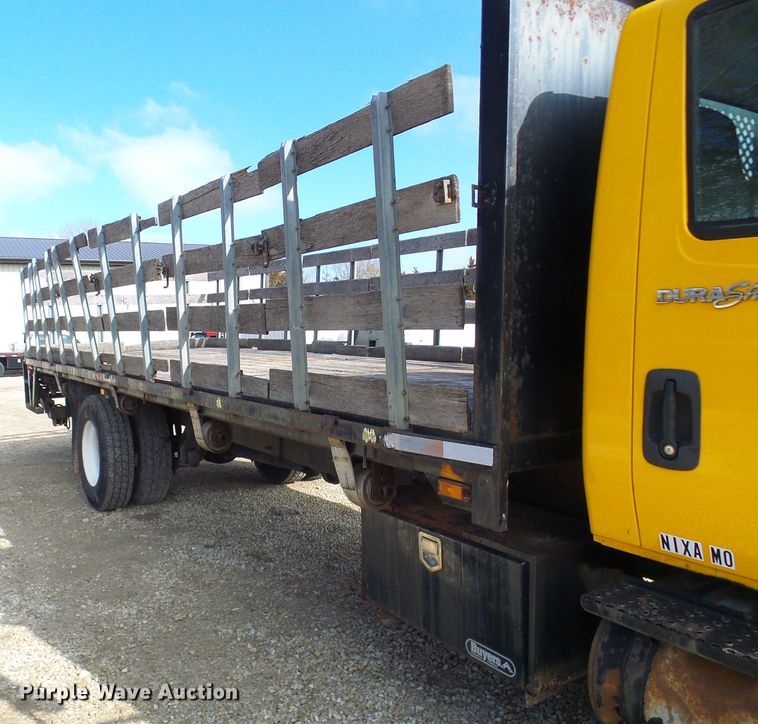 image for item DC2760 2008 International 4300  flatbed truck