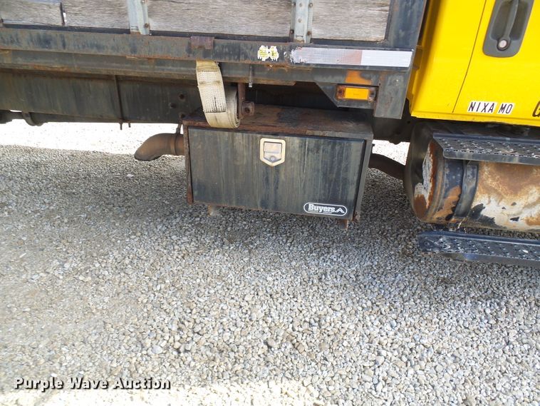 image for item DC2760 2008 International 4300  flatbed truck