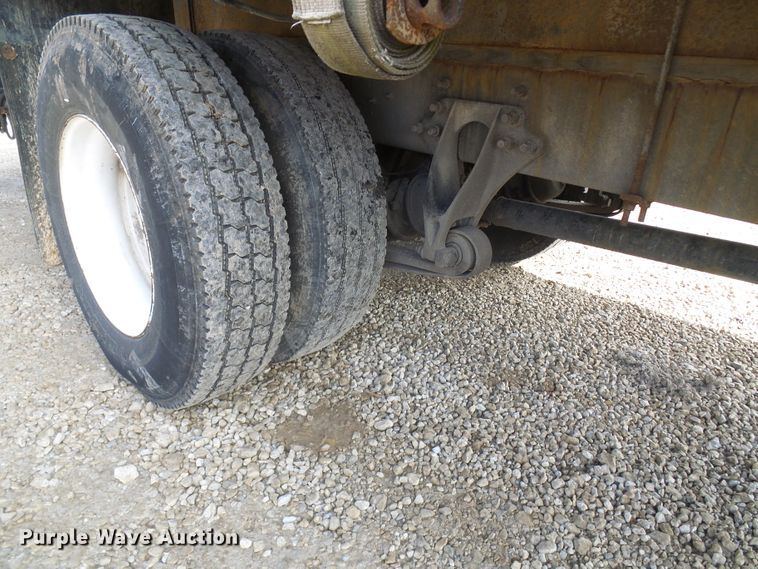 image for item DC2760 2008 International 4300  flatbed truck