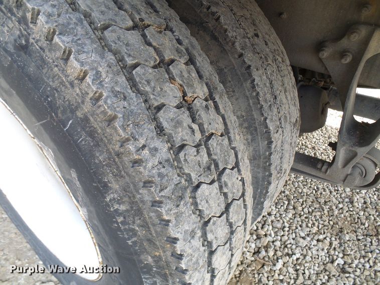 image for item DC2760 2008 International 4300  flatbed truck