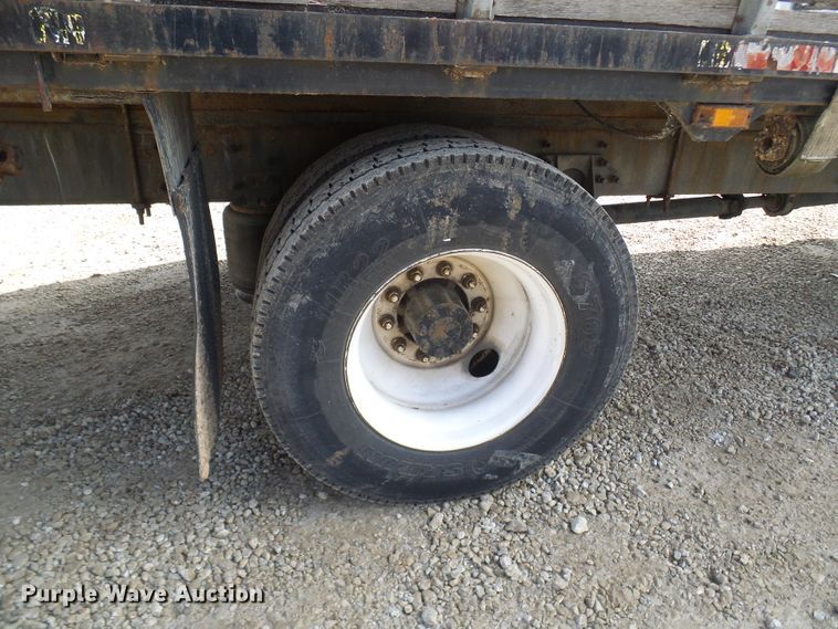 image for item DC2760 2008 International 4300  flatbed truck