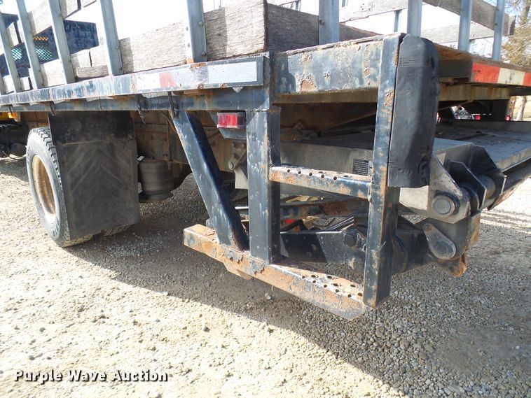 image for item DC2760 2008 International 4300  flatbed truck