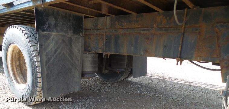 image for item DC2760 2008 International 4300  flatbed truck