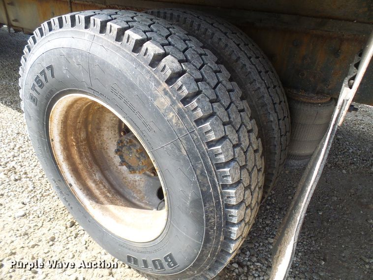 image for item DC2760 2008 International 4300  flatbed truck