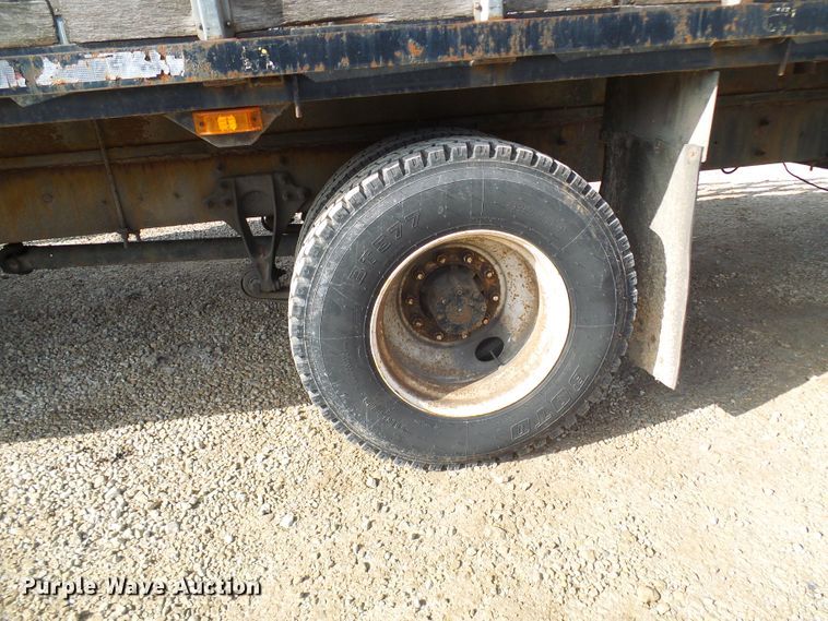 image for item DC2760 2008 International 4300  flatbed truck