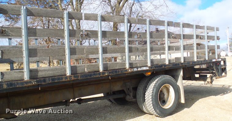 image for item DC2760 2008 International 4300  flatbed truck