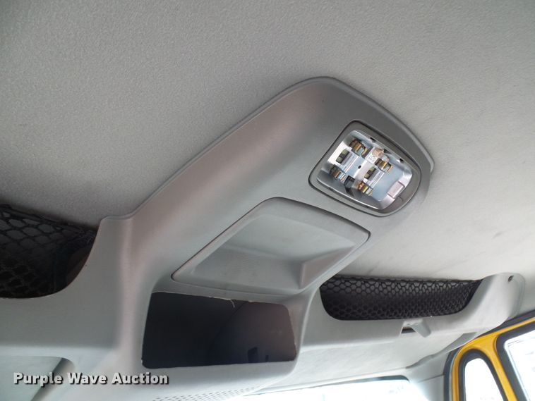 image for item DC2760 2008 International 4300  flatbed truck