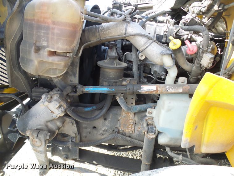 image for item DC2760 2008 International 4300  flatbed truck