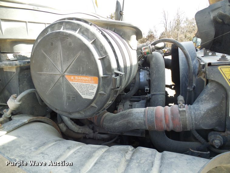 image for item DC2760 2008 International 4300  flatbed truck