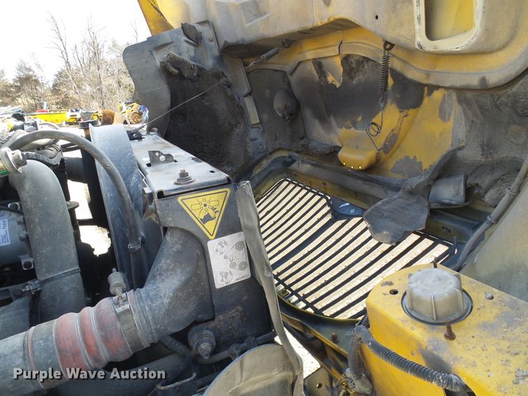 image for item DC2760 2008 International 4300  flatbed truck