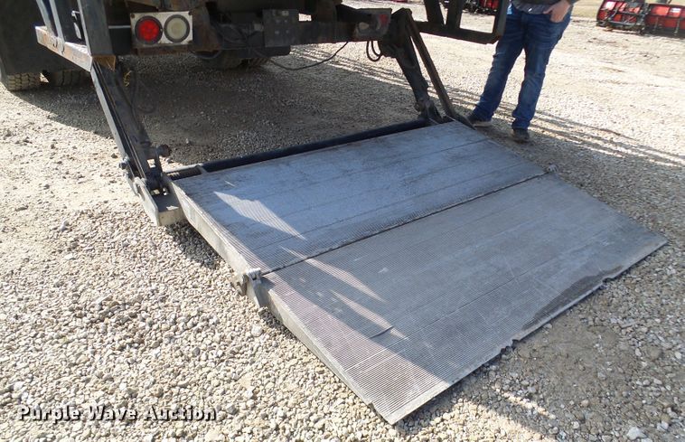 image for item DC2760 2008 International 4300  flatbed truck