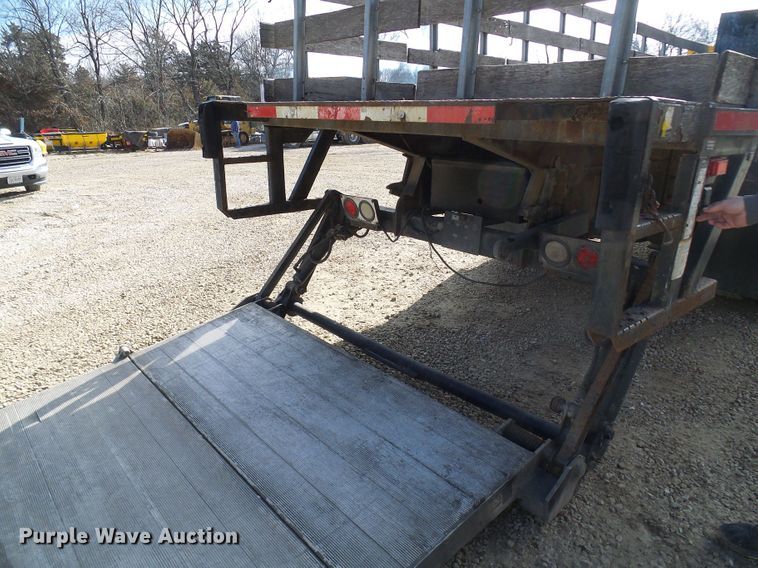 image for item DC2760 2008 International 4300  flatbed truck