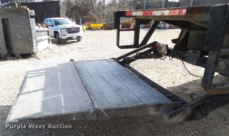 image for item DC2760 2008 International 4300  flatbed truck