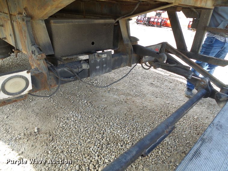image for item DC2760 2008 International 4300  flatbed truck