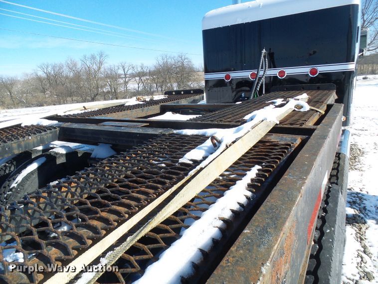 image for item DC2766 2010 Infinity  car carrier