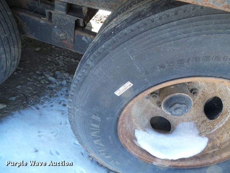 image for item DC2766 2010 Infinity  car carrier