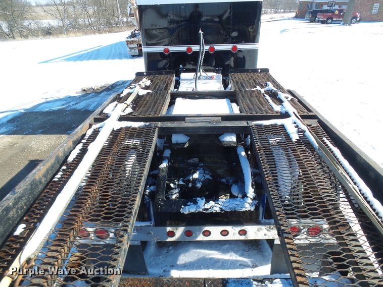 image for item DC2766 2010 Infinity  car carrier