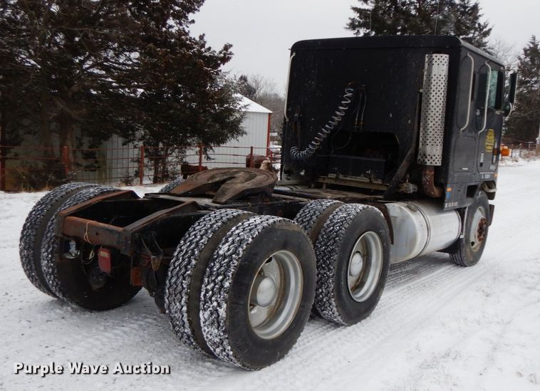 image for item DF6431 1982 International CO-9670  semi truck