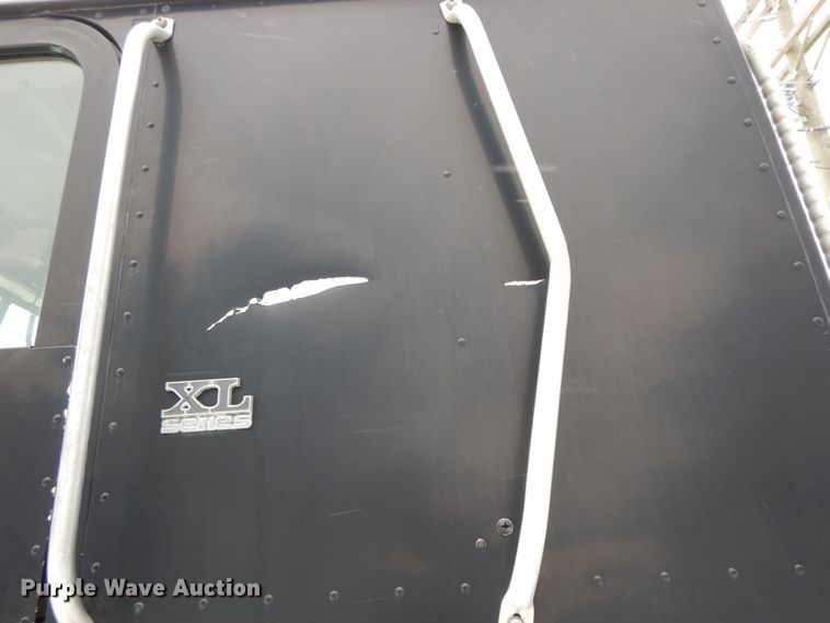 image for item DF6431 1982 International CO-9670  semi truck