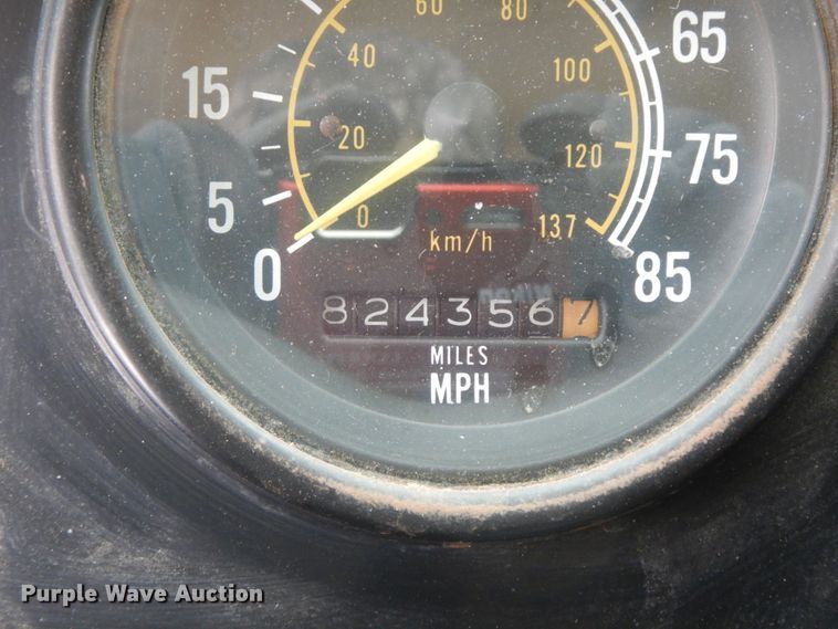 image for item DF6431 1982 International CO-9670  semi truck