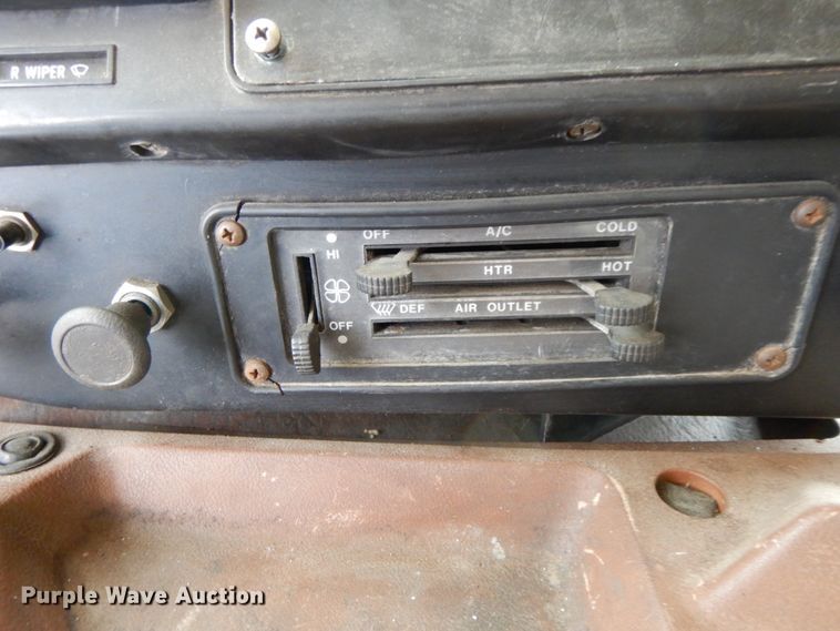 image for item DF6431 1982 International CO-9670  semi truck