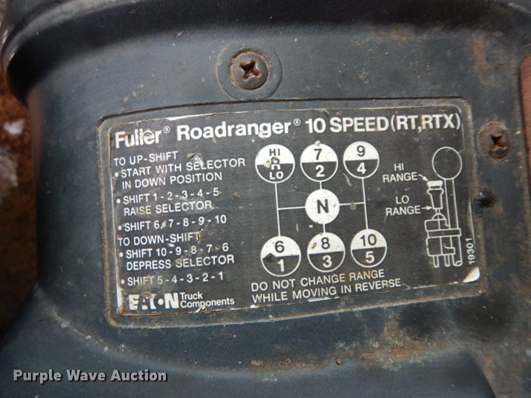 image for item DF6431 1982 International CO-9670  semi truck