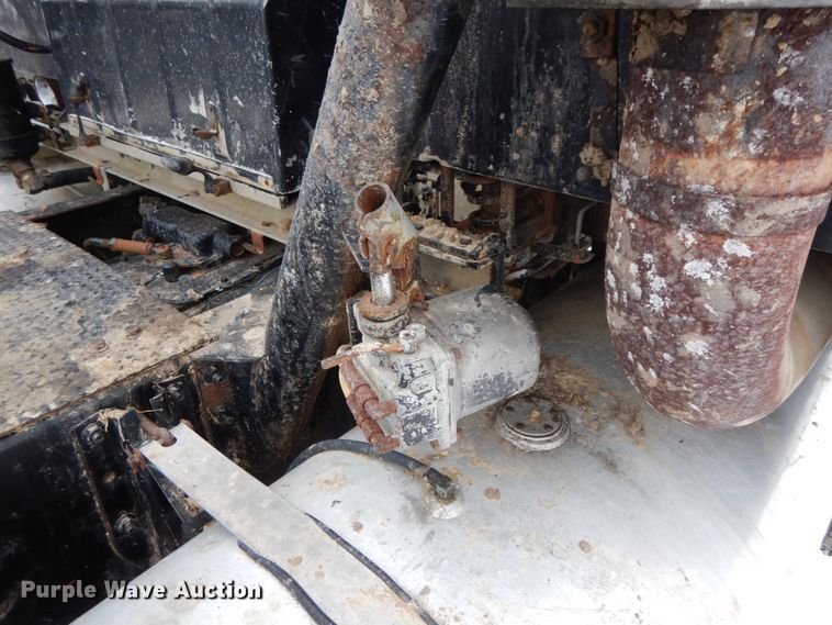 image for item DF6431 1982 International CO-9670  semi truck