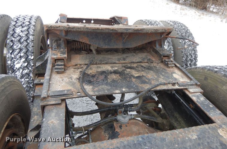 image for item DF6431 1982 International CO-9670  semi truck