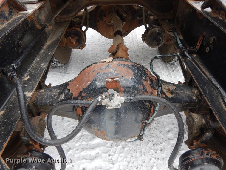 image for item DF6431 1982 International CO-9670  semi truck