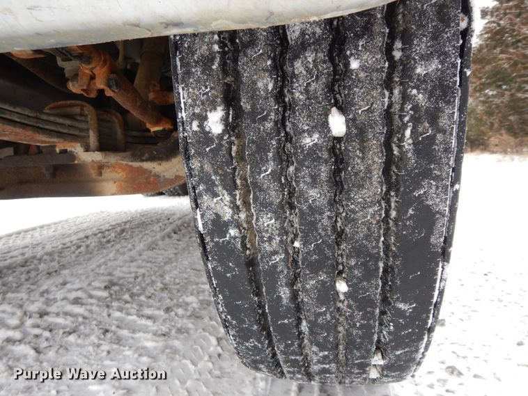 image for item DF6431 1982 International CO-9670  semi truck