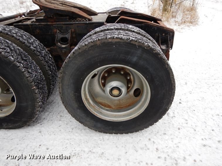 image for item DF6431 1982 International CO-9670  semi truck