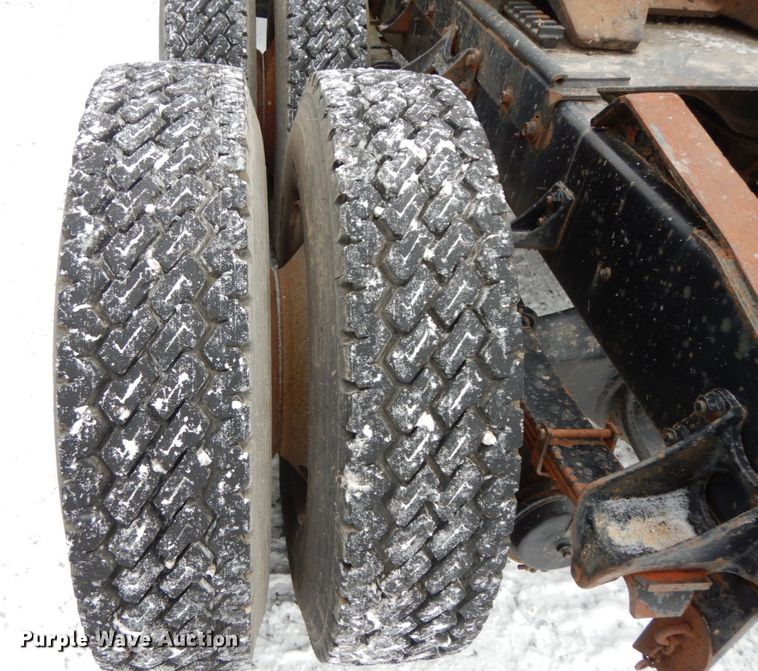 image for item DF6431 1982 International CO-9670  semi truck