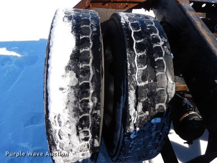 image for item DF6437 2005 International 9400i  semi truck