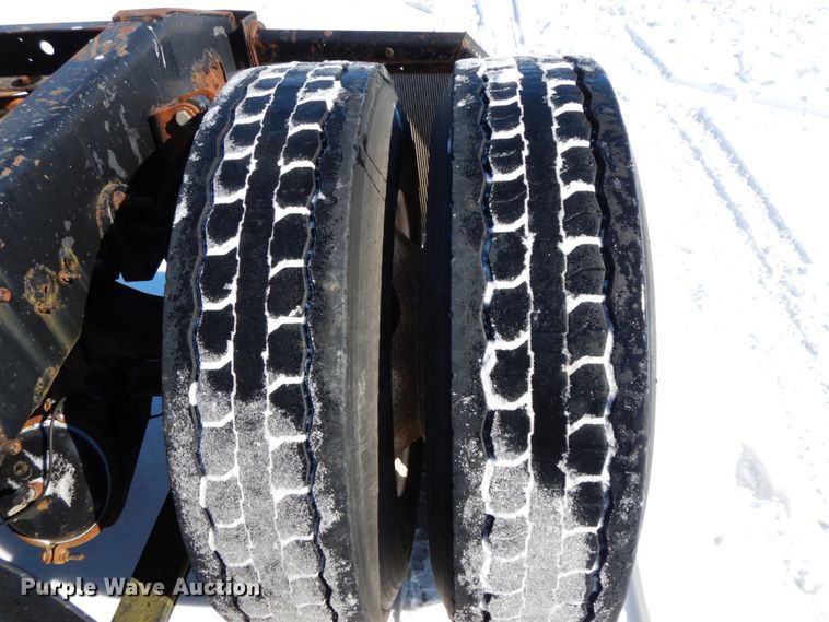 image for item DF6437 2005 International 9400i  semi truck