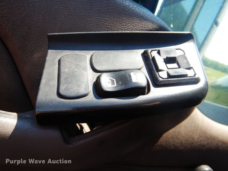 image for item DG8644 2007 Peterbilt 387  semi truck