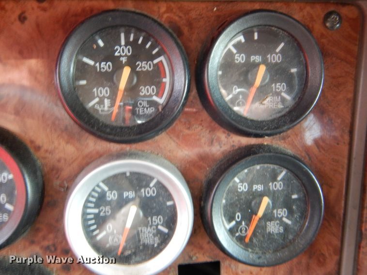 image for item DG8644 2007 Peterbilt 387  semi truck