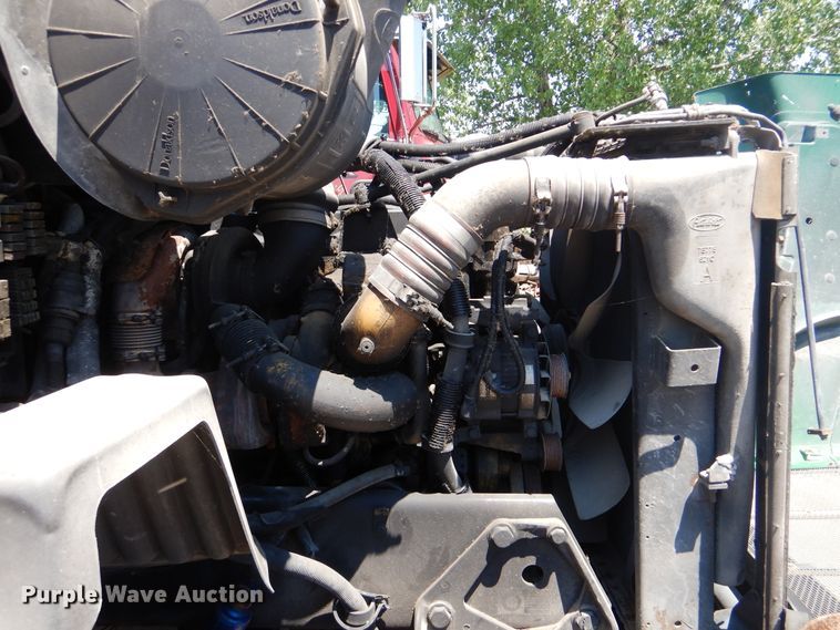 image for item DG8644 2007 Peterbilt 387  semi truck