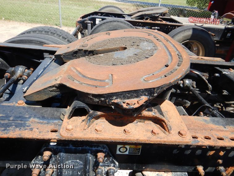 image for item DG8644 2007 Peterbilt 387  semi truck