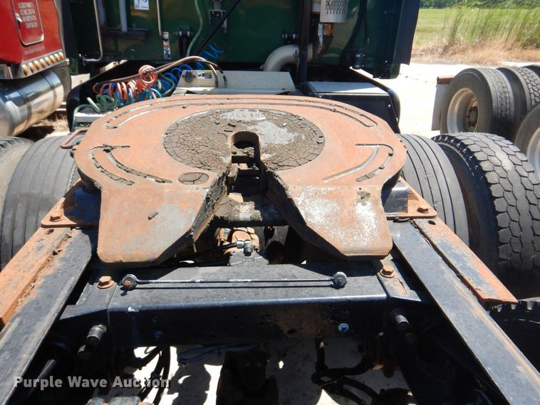 image for item DG8644 2007 Peterbilt 387  semi truck