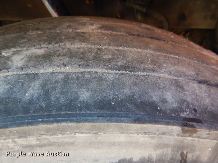 image for item DG8644 2007 Peterbilt 387  semi truck