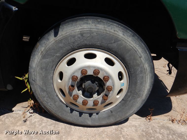 image for item DG8644 2007 Peterbilt 387  semi truck