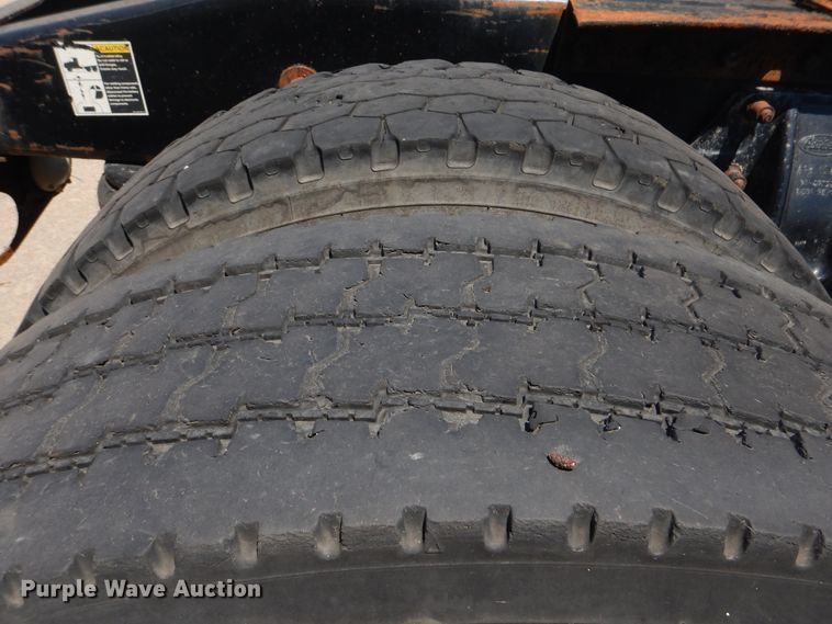 image for item DG8644 2007 Peterbilt 387  semi truck