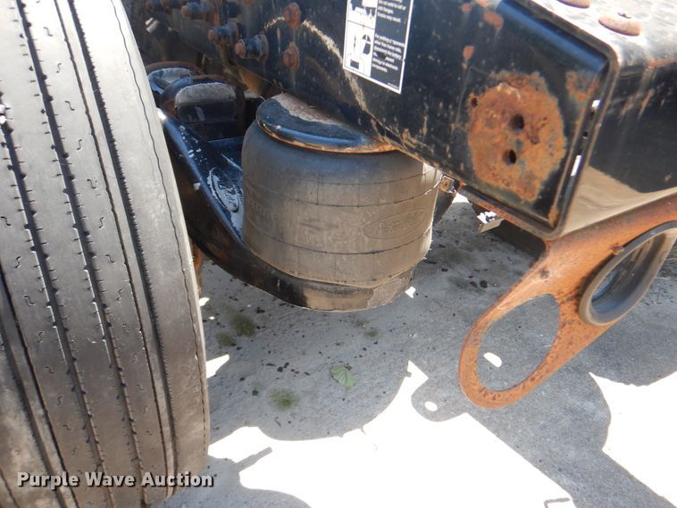 image for item DG8644 2007 Peterbilt 387  semi truck