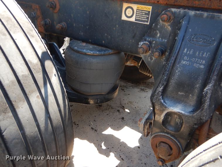 image for item DG8644 2007 Peterbilt 387  semi truck