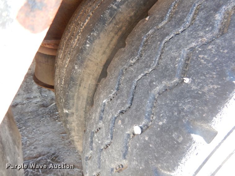 image for item DI3608 1999 Doonan 482DC14 drop deck trailer