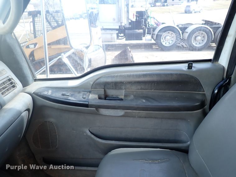 image for item DJ0006 2008 Ford F650  Crew Cab truck cab and chassis